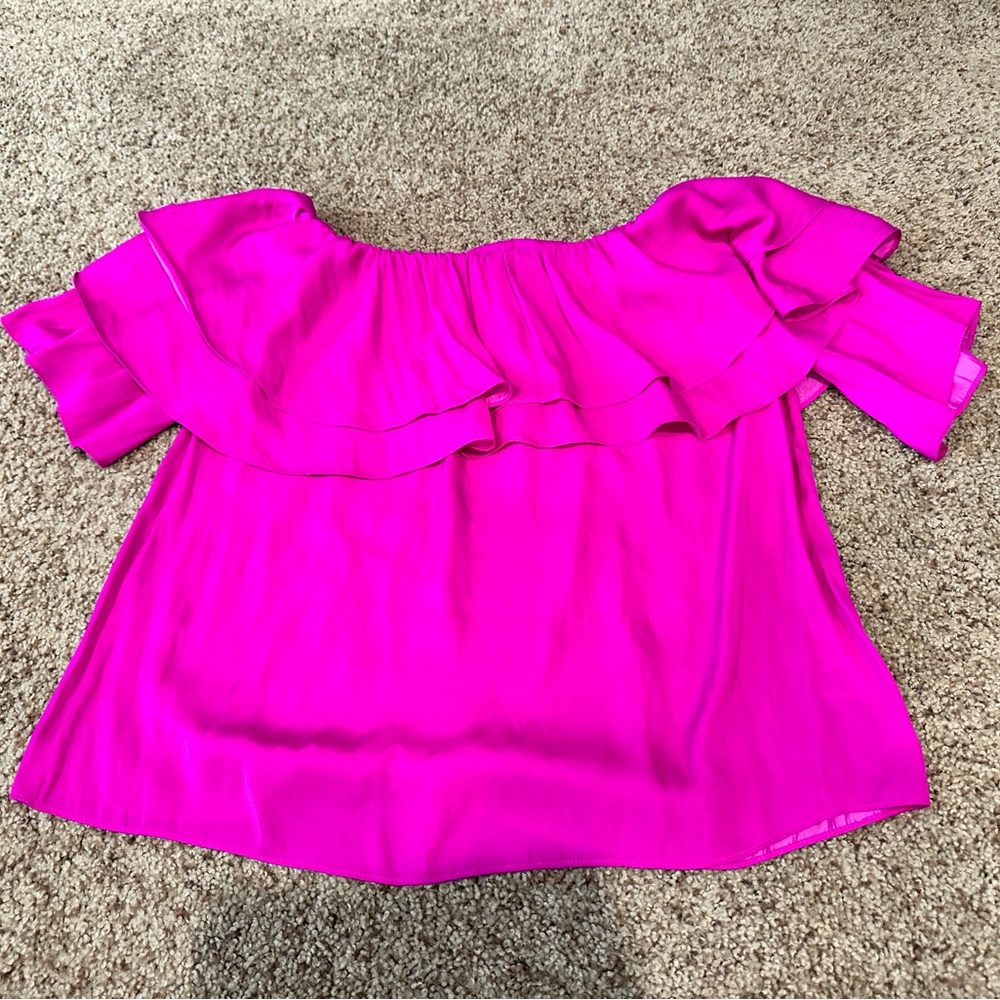 🎀 Lilly Pulitzer Off Shoulder Top 🎀